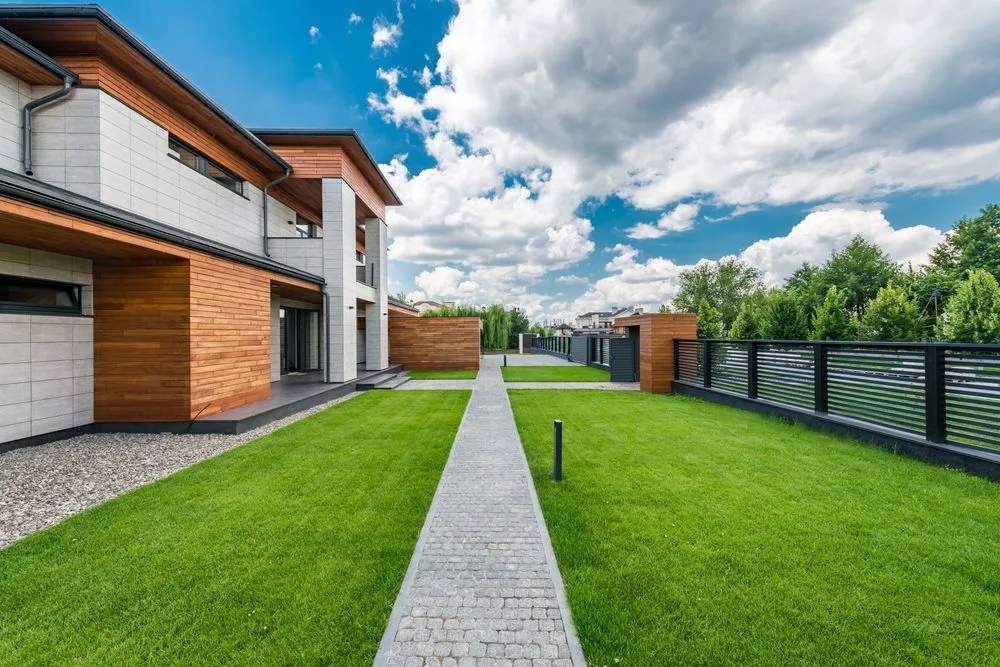 Maison ancienne de la vallée de l'Eure à la façade rénovée